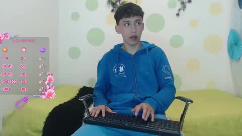 Snapshot of erik_lion chatting on 01/11/25, 06:44 Jhon online show from 01/11/25, 06:44