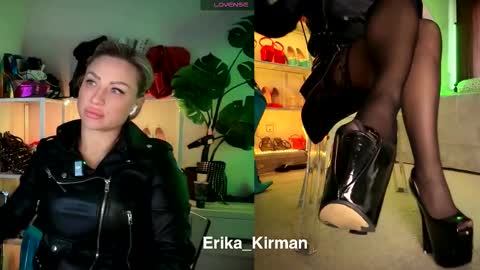 Snapshot of erika_kirman chatting on 11/30/25, 10:41 Erika online show from 11/30/25, 10:41