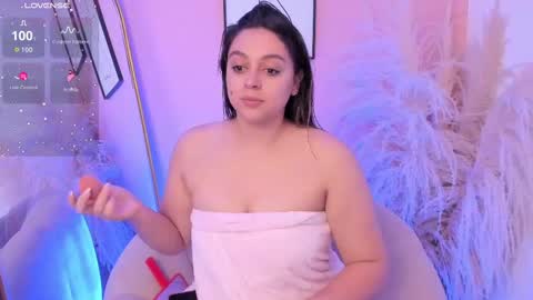 Snapshot of erika_mendez1 chatting on 11/22/25, 08:08 Erika Mendez online show from 11/22/25, 08:08