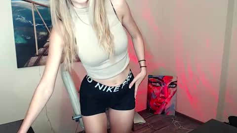 Erika online show from 10/25/25, 01:18