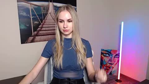 Erika online show from 11/19/25, 01:55