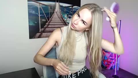 Erika online show from 07/10/26, 11:57