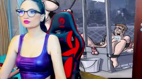 Snapshot of erikalorren chatting on 02/19/25, 12:57 erikalorren online show from 02/19/25, 12:57