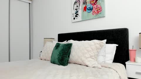 Snapshot of erikasweetie chatting on 02/26/25, 08:48 Erika online show from 02/26/25, 08:48