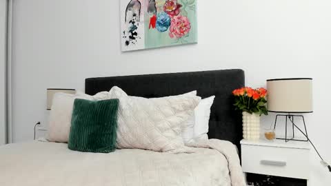 Snapshot of erikasweetie chatting on 03/03/25, 09:33 Erika online show from 03/03/25, 09:33