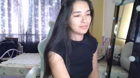 erina_1 online show from 11/08/25, 04:18