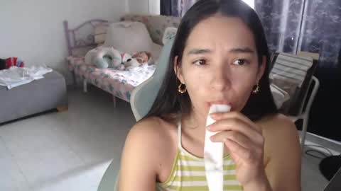 erina_1 online show from 05/06/26, 06:02
