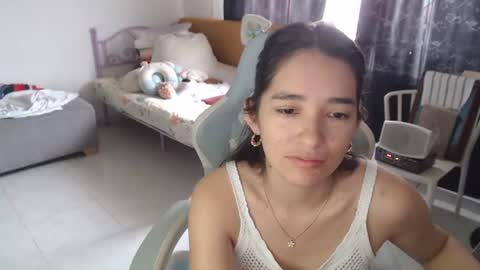 erina_1 online show from 06/11/26, 05:44