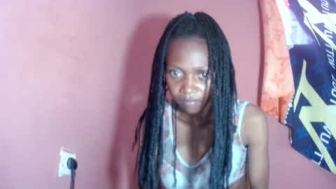 Snapshot of erinah05 chatting on 08/10/26, 06:39 erinah05 online show from 08/10/26, 06:39