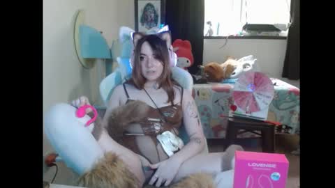 Snapshot of eris_the_doll chatting on 10/09/25, 09:13 ErisTheDoll online show from 10/09/25, 09:13