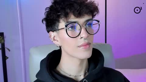   online show from 11/14/25, 02:54