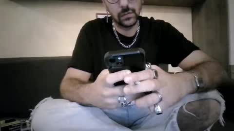 Snapshot of erka10000 chatting on 10/06/25, 10:07 erka10000 online show from 10/06/25, 10:07