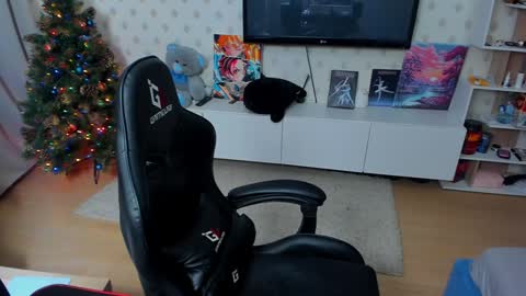 Max online show from 01/06/25, 01:42