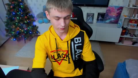 Max online show from 01/06/25, 10:15