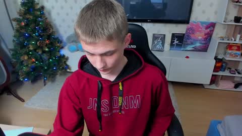 Max online show from 01/08/25, 10:37