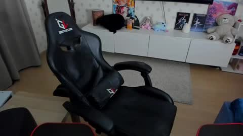 Max online show from 02/14/25, 04:58