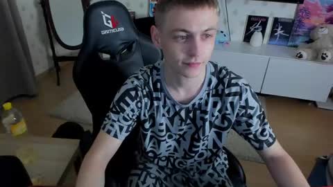 Max online show from 02/18/25, 08:03