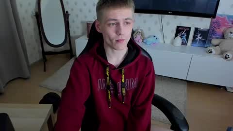 Max online show from 02/21/25, 10:37