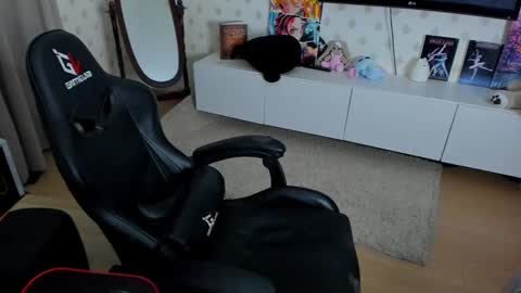 Max online show from 02/23/25, 03:13