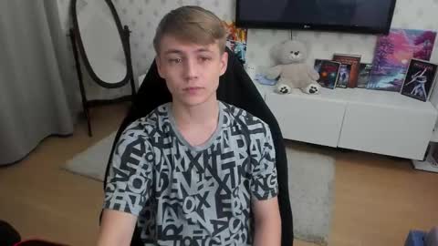 Max online show from 09/27/25, 01:10