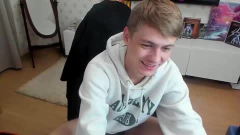 Max online show from 10/02/25, 01:12