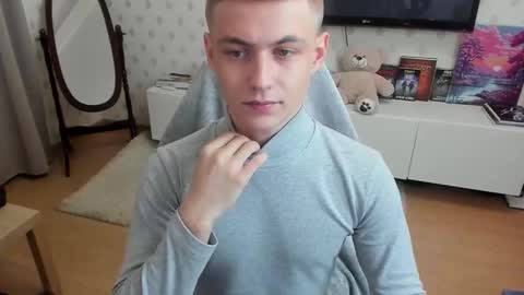 Max online show from 10/17/25, 11:07