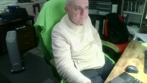 Snapshot of ernello chatting on 10/03/25, 12:46 ernello online show from 10/03/25, 12:46