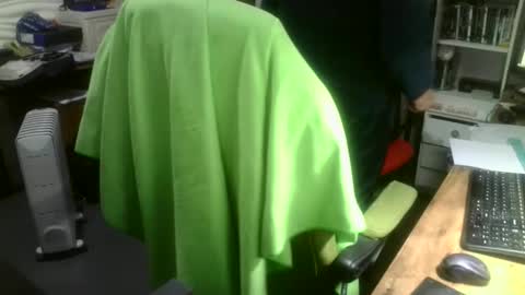 Snapshot of ernello chatting on 10/12/25, 07:13 ernello online show from 10/12/25, 07:13
