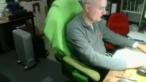 Snapshot of ernello chatting on 11/08/25, 10:04 ernello online show from 11/08/25, 10:04