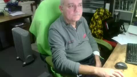 Snapshot of ernello chatting on 11/09/25, 10:30 ernello online show from 11/09/25, 10:30