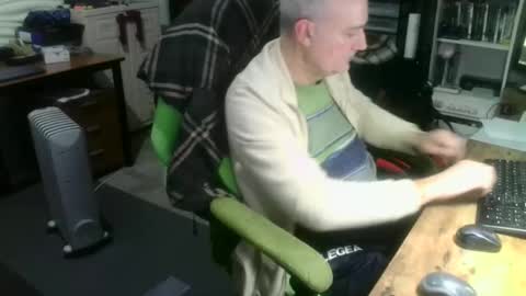 Snapshot of ernello chatting on 11/20/25, 05:29 ernello online show from 11/20/25, 05:29