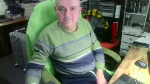 Snapshot of ernello chatting on 12/03/25, 11:03 ernello online show from 12/03/25, 11:03