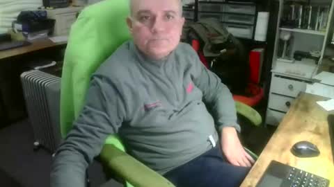 Snapshot of ernello chatting on 12/04/25, 01:53 ernello online show from 12/04/25, 01:53