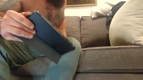 Hmmmhmmmm online show from 01/10/25, 01:09