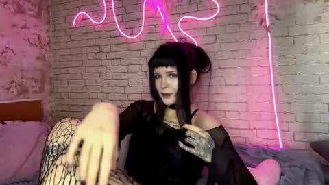 Nina online show from 02/15/26, 08:13