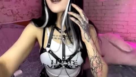 Nina online show from 02/18/26, 11:06