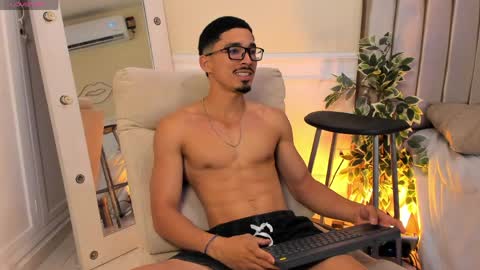 eros_becker_ online show from 04/09/26, 02:22