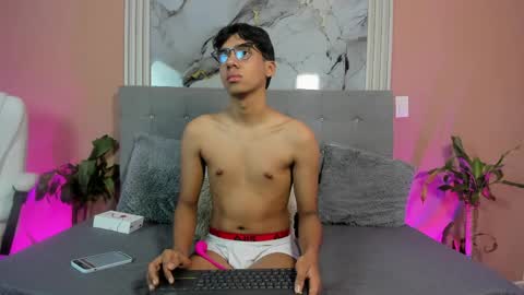 Eros Lux1 online show from 04/04/26, 12:24