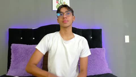 Eros Lux1 online show from 05/31/26, 03:19