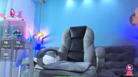 Snapshot of eross_santy chatting on 10/16/25, 12:39 Eross online show from 10/16/25, 12:39