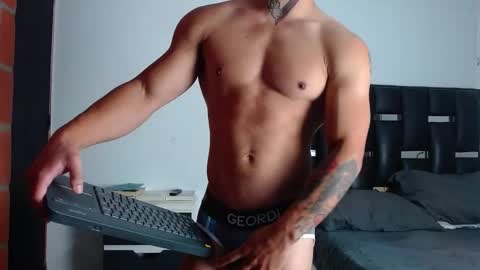 Snapshot of erosscott chatting on 10/07/25, 02:58 Eros online show from 10/07/25, 02:58