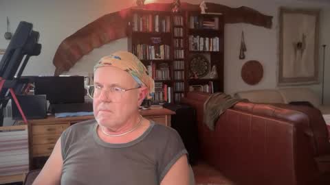 eros online show from 01/19/25, 07:04