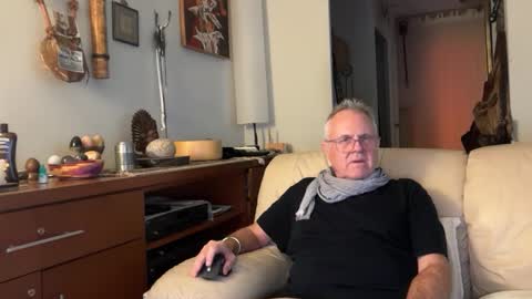 eros online show from 10/22/25, 09:14