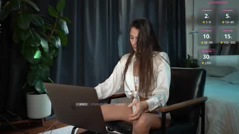 Snapshot of erotic_market chatting on 10/26/25, 11:49 SOFIA DAMIEN PVT MODEL online show from 10/26/25, 11:49