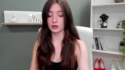 Leah online show from 12/06/24, 11:11