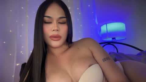 Snapshot of erotictsmonica chatting on 11/07/25, 05:02 monica online show from 11/07/25, 05:02