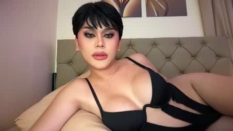 monica online show from 06/18/26, 06:45