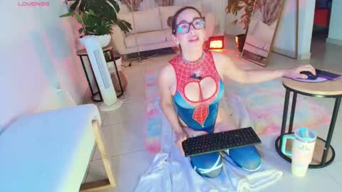 Snapshot of erotik_lady chatting on 10/13/25, 11:05 TINY online show from 10/13/25, 11:05