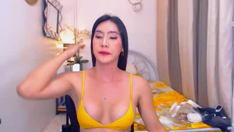 Snapshot of ervanamorge chatting on 02/13/25, 12:00 Ervana online show from 02/13/25, 12:00