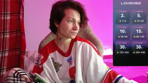 esajukyy online show from 11/14/25, 09:08